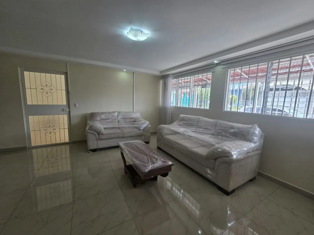 Hermosa casa de dos plantas ubicada en una de las zonas más céntricas y convenientes de Tibás. Remodelada completamente hace 4 ..., photo 5