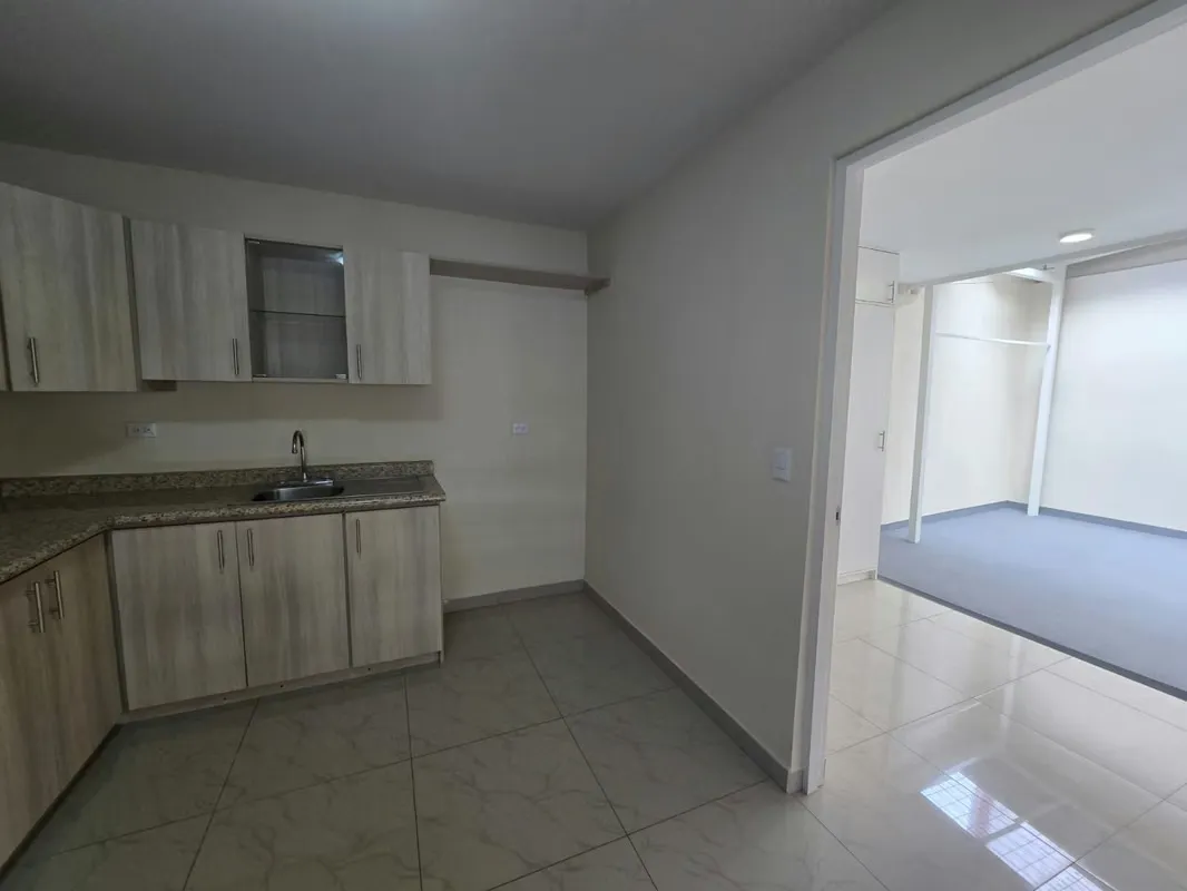 Hermosa casa de dos plantas ubicada en una de las zonas más céntricas y convenientes de Tibás. Remodelada completamente hace 4 ..., photo 8