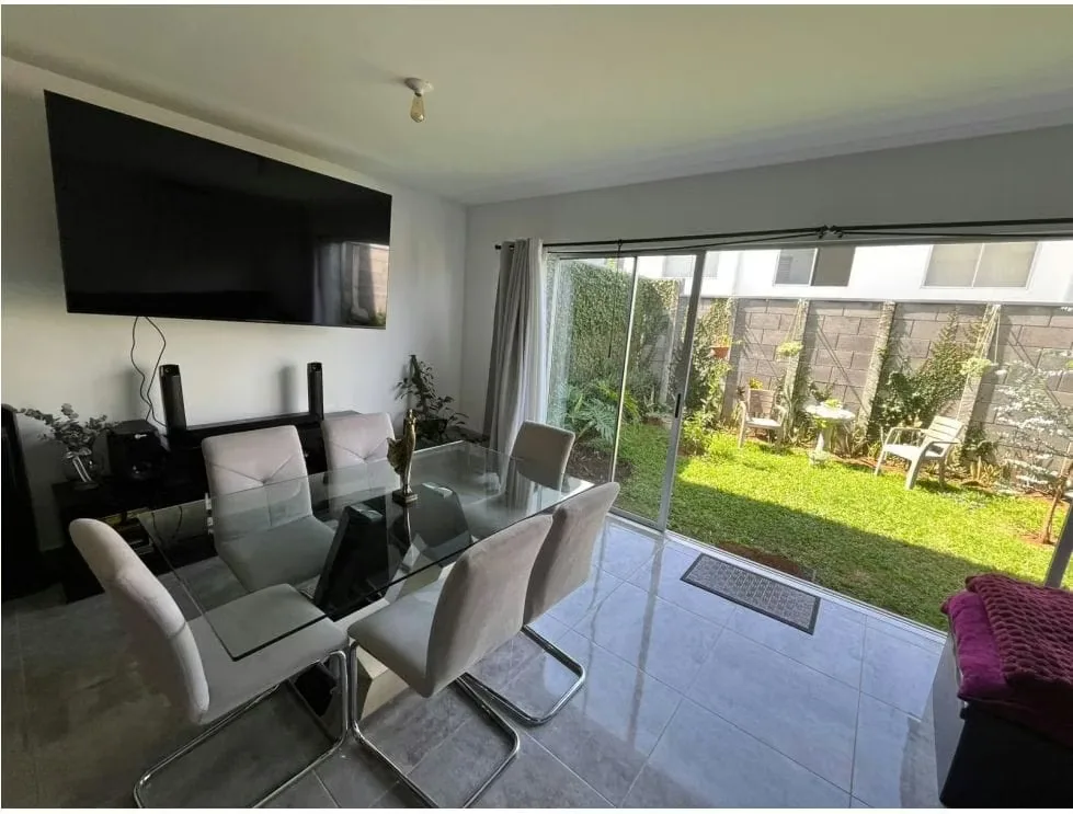 TWO-STORY HOUSE FOR SALE – URBANIZACIÓN LAS FLORES, LAGUNILLA DE HEREDIA