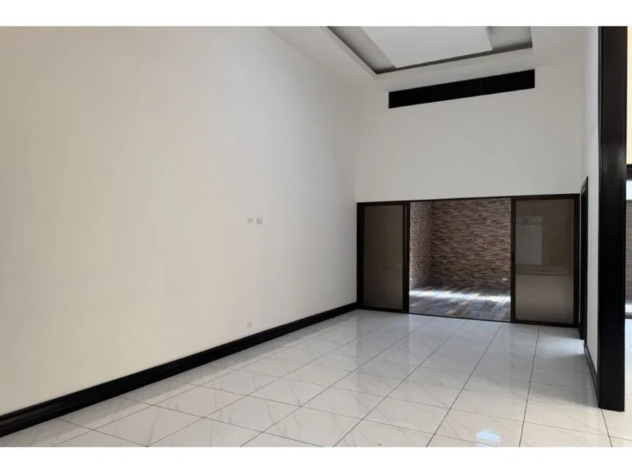 Propiedad en Alquiler – Residencia u Oficina