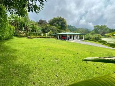 Gran casa y propiedad con lote adicional lista para construir., photo 3