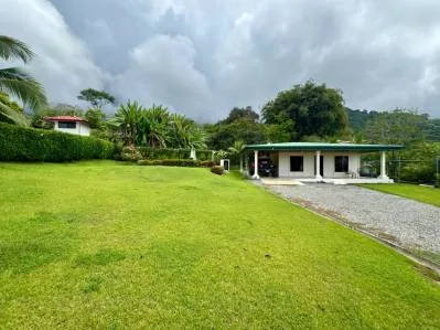 Gran casa y propiedad con lote adicional lista para construir., photo 6