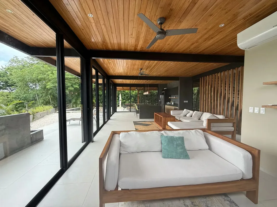 Contemporary 4-Bedroom Santiago Villa with Private Infinity Pool & Lush Jungle Views, photo 15