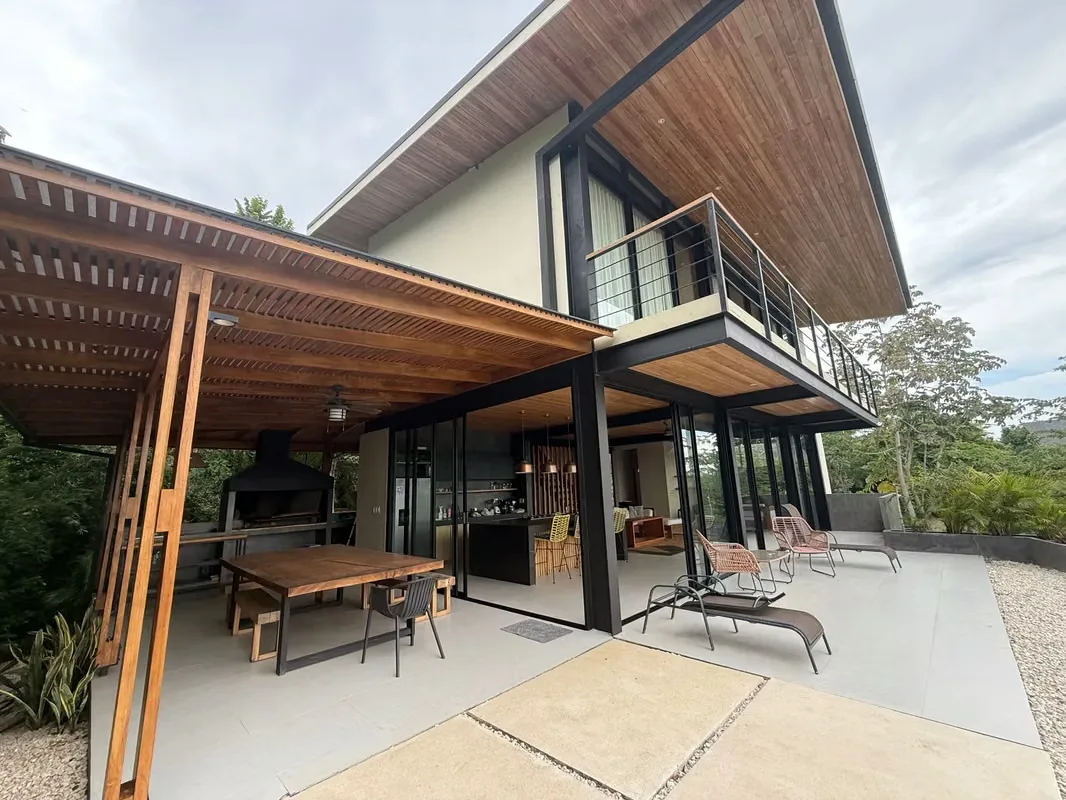 Contemporary 4-Bedroom Santiago Villa with Private Infinity Pool & Lush Jungle Views, photo 3