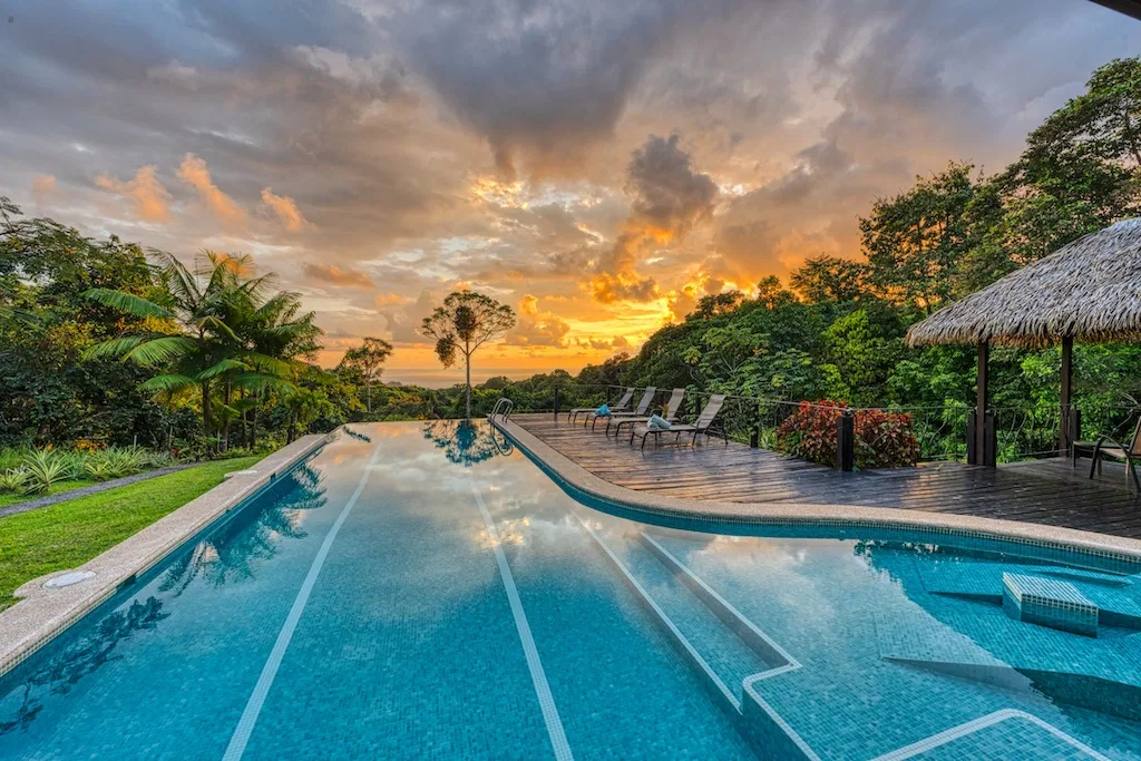 2 BEDROOM HOME WITH GREAT VIEWS AND POOL – 6.57 ACRES, photo 2