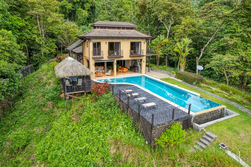 2 BEDROOM HOME WITH GREAT VIEWS AND POOL – 6.57 ACRES, photo 4
