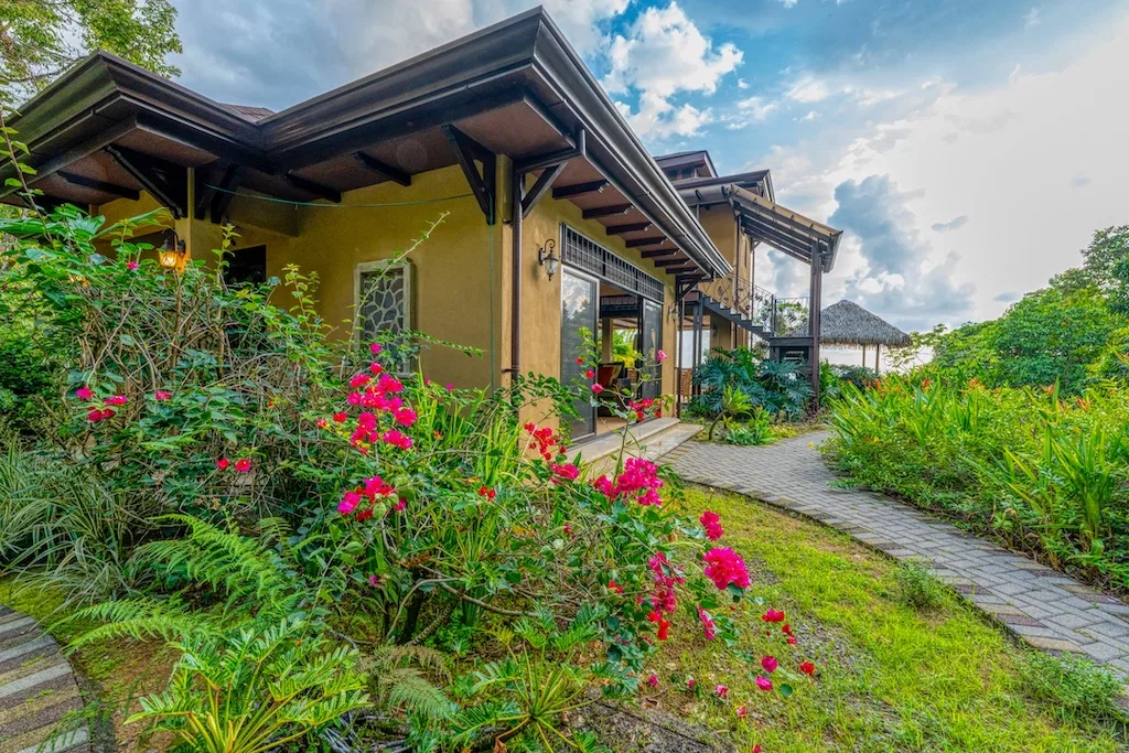 2 BEDROOM HOME WITH GREAT VIEWS AND POOL – 6.57 ACRES, photo 9