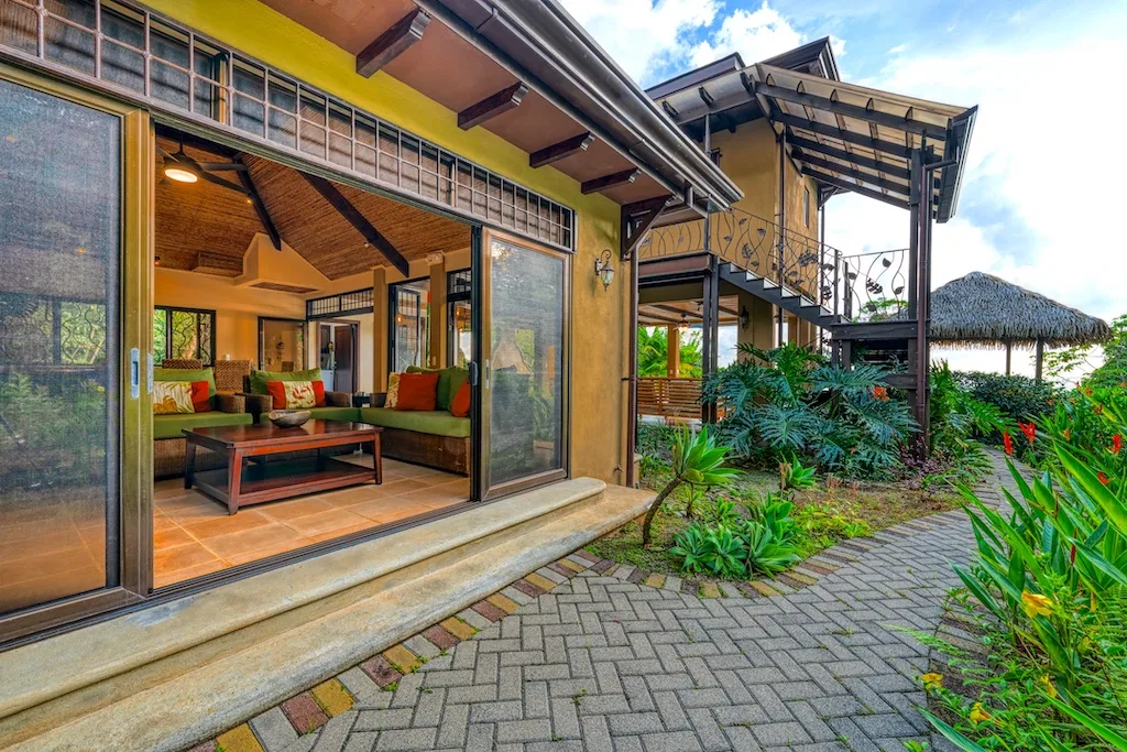 2 BEDROOM HOME WITH GREAT VIEWS AND POOL – 6.57 ACRES, photo 10