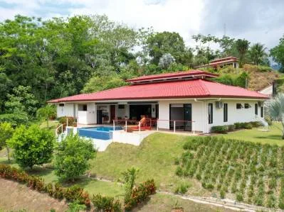 Casa y propiedad idílicas con cautivadores cielos al atardecer, photo 2