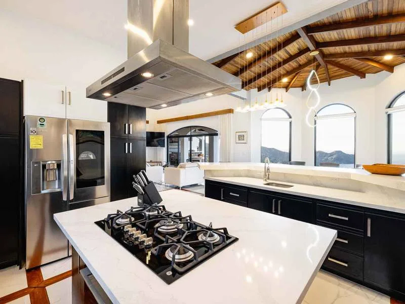 8 Bed Single Family Homes For Sale in Sardinal, photo 11