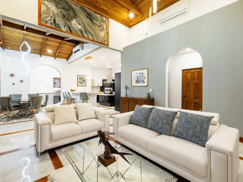 8 Bed Single Family Homes For Sale in Sardinal, photo 9