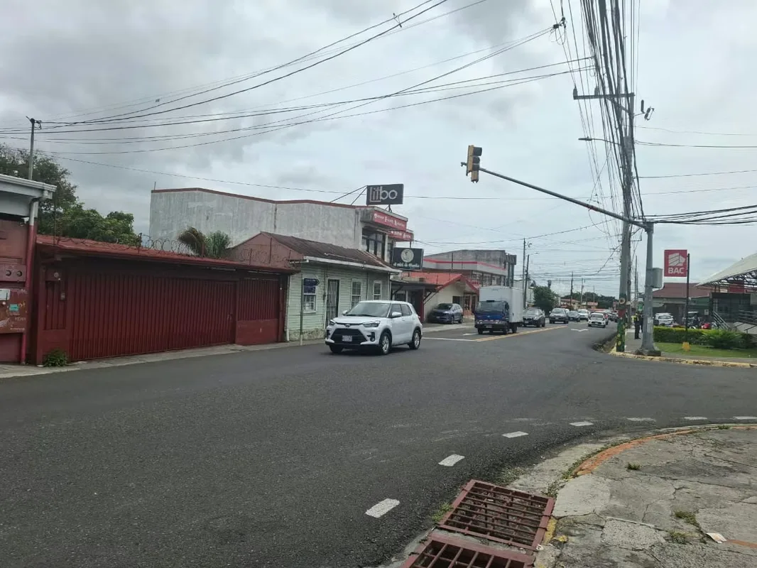 SE VENTE PROPIEDAD EN MORAVIA CENTRO PARA DESARROLLO COMERCIAL Y/O RESIDENCIAL, photo 3