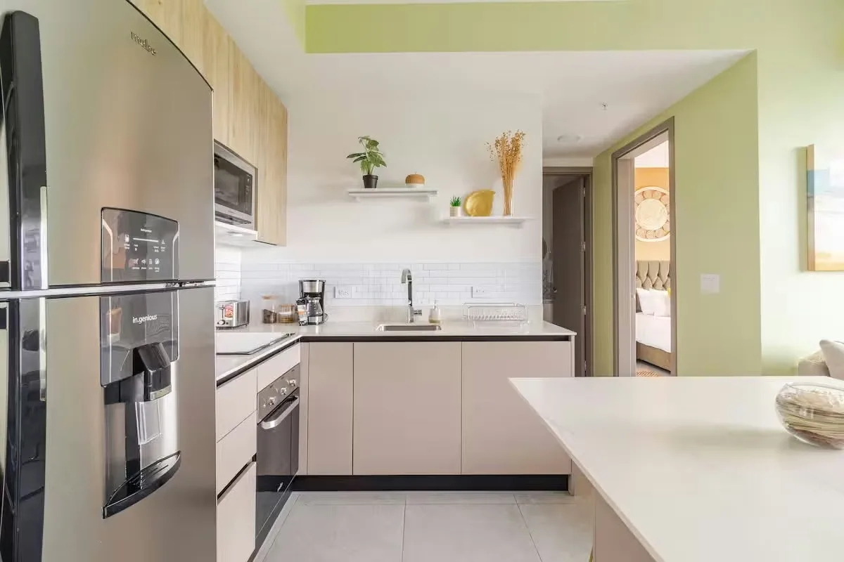 Este moderno apartamento, ubicado en el piso 13, se presenta como una oportunidad excepcional para quienes buscan comodidad y estilo en San José provincia. Completamente amueblado y ..., photo 8