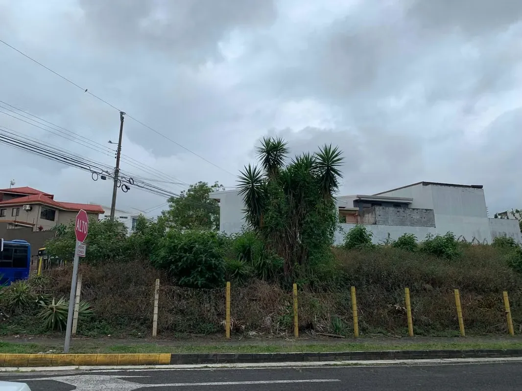 En venta lote esquinero de 573m2 en Urbanización Ayarco Sur, photo 3