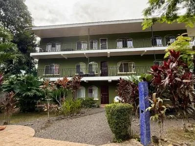EN VENTA – COMPLEJO FAMILIAR Y FINCA DE ALQUILER LAS MONAS