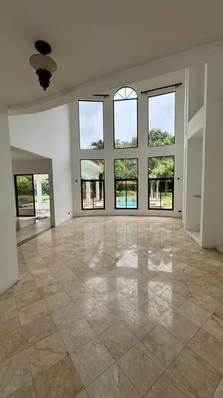 A sophisticated single-family contemporary estate offering absolute privacy, volumetric amplitude, and premium finishes. Located in the prestigious Hacienda Los Reyes community in La ..., photo 5