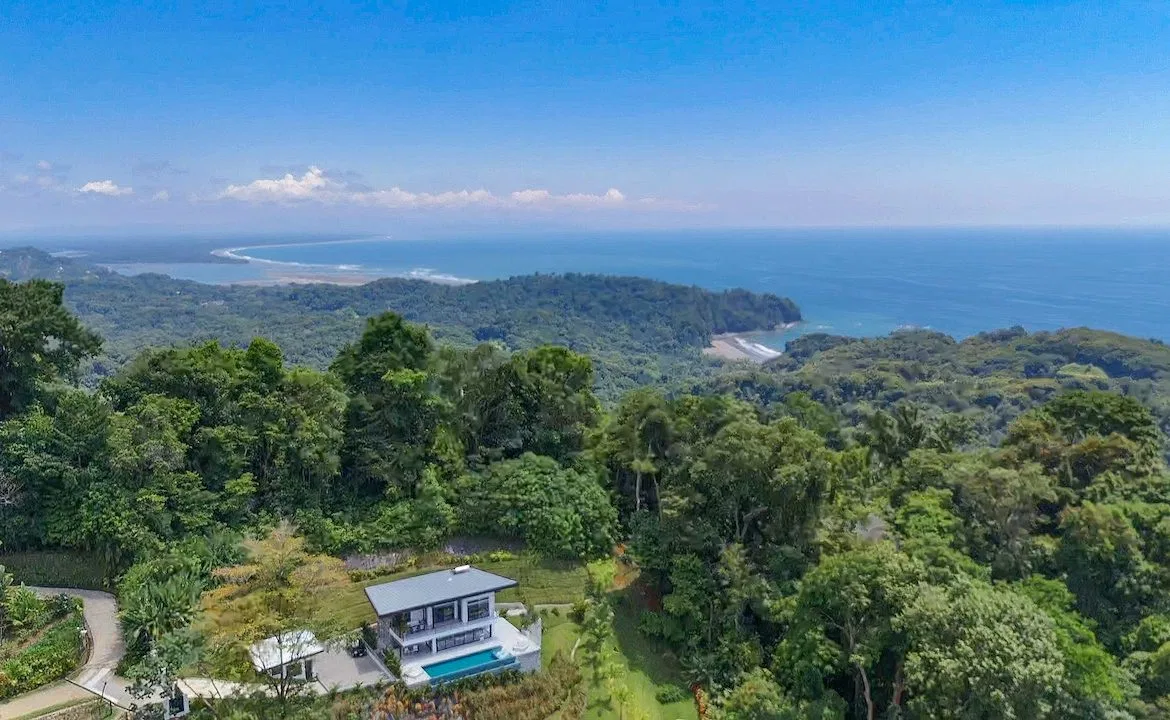 LUXURY 4 BEDROOM HOME WITH OCEAN AND MOUNTAIN VIEWS, photo 12