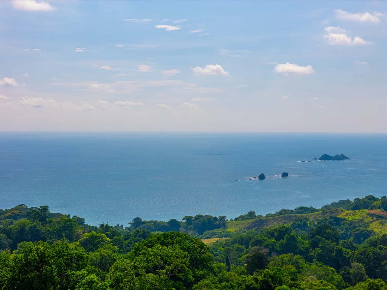 LUXURY 4 BEDROOM HOME WITH OCEAN AND MOUNTAIN VIEWS, photo 15