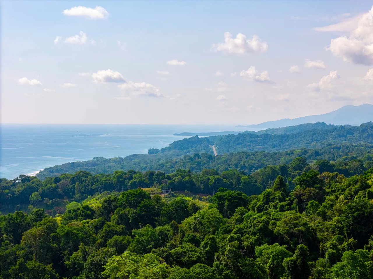 LUXURY 4 BEDROOM HOME WITH OCEAN AND MOUNTAIN VIEWS, photo 17