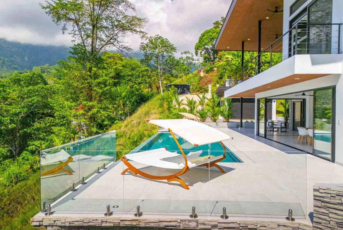 LUXURY 4 BEDROOM HOME WITH OCEAN AND MOUNTAIN VIEWS, photo 22