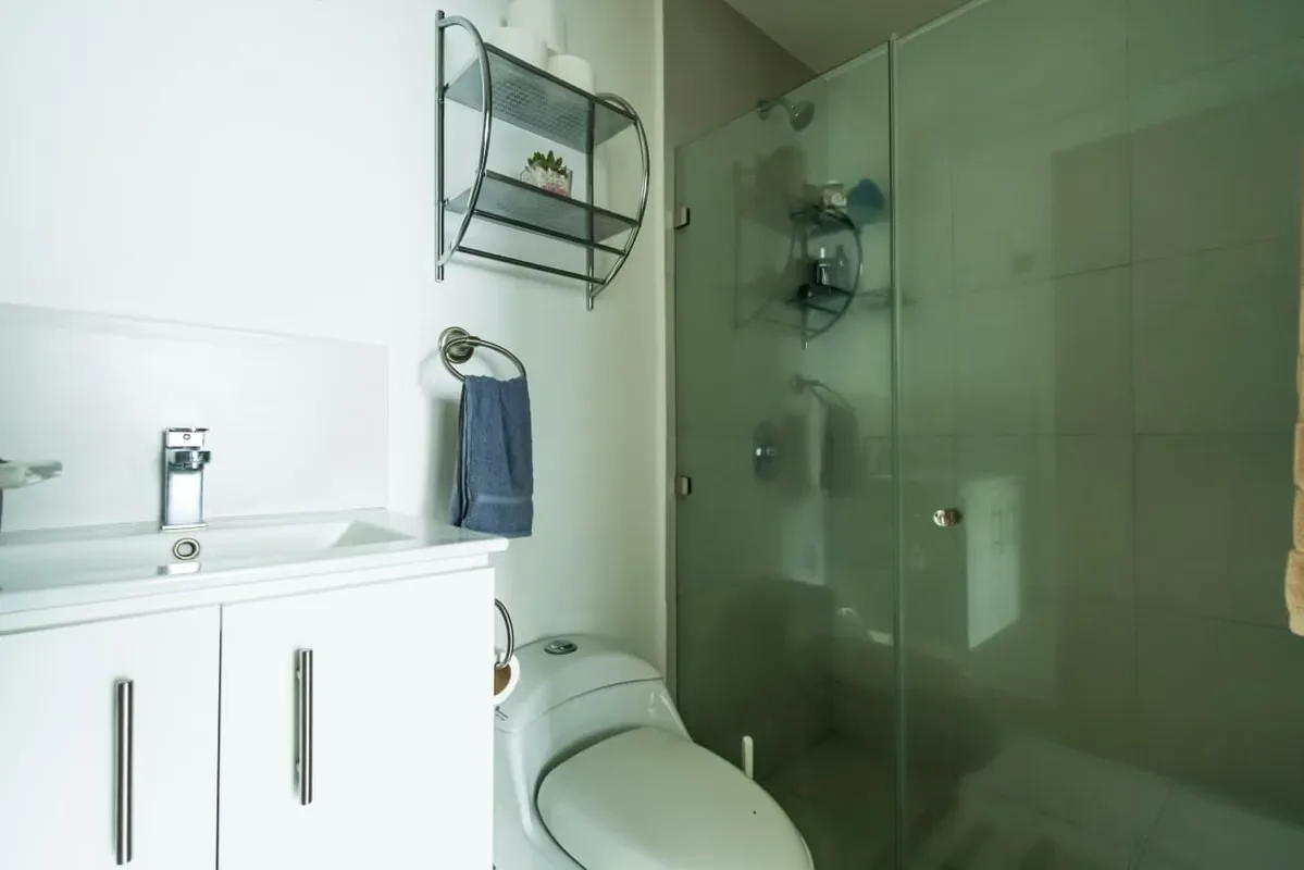 Venta de hermoso apartamento semiamueblado y con diseño moderno, ubicado en el Condominio Bambú Rivera, Tibás., photo 10