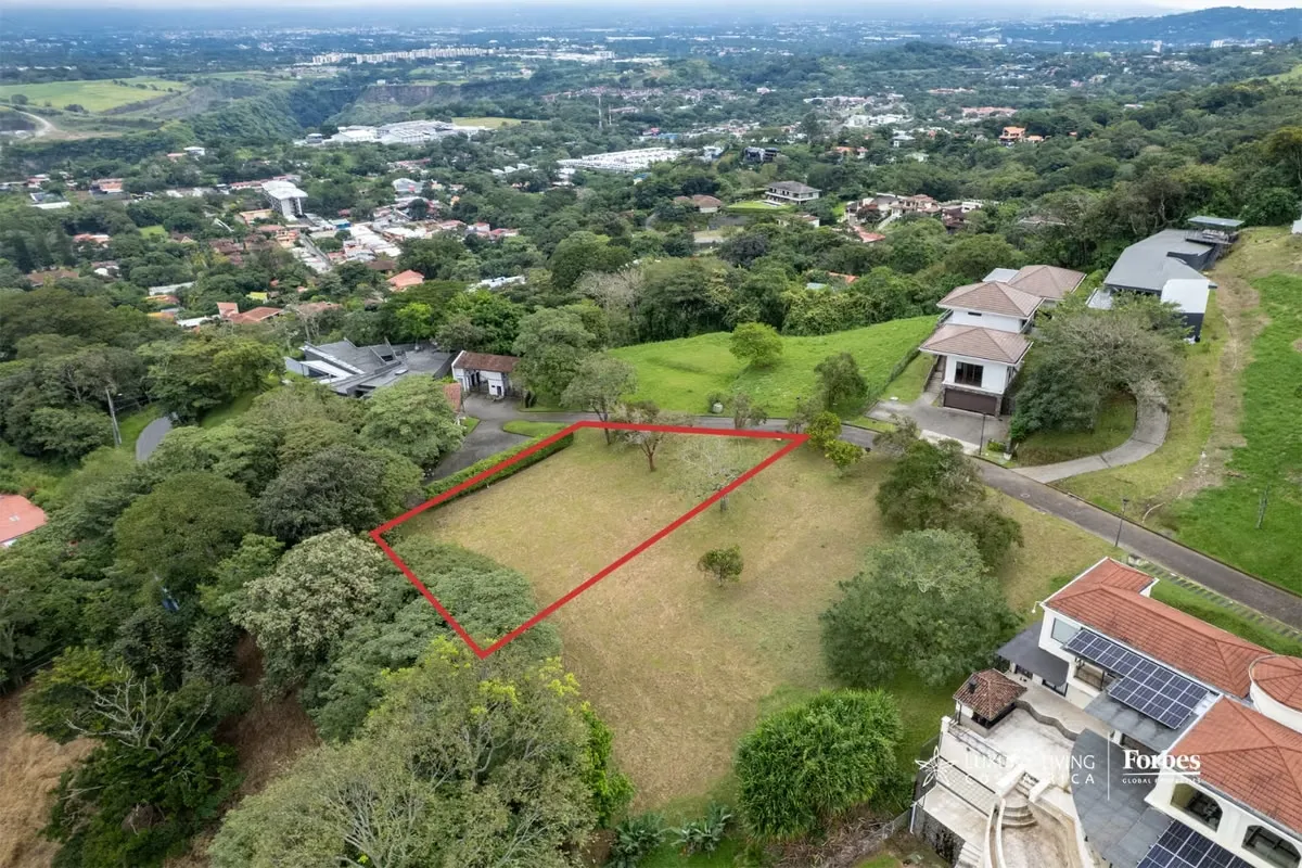 Ubicado dentro del residencial privado Altamira en Colón de Mora, este lote de 1.014,66 m² representa una oportunidad poco común para construir en uno de los enclaves ..., photo 5