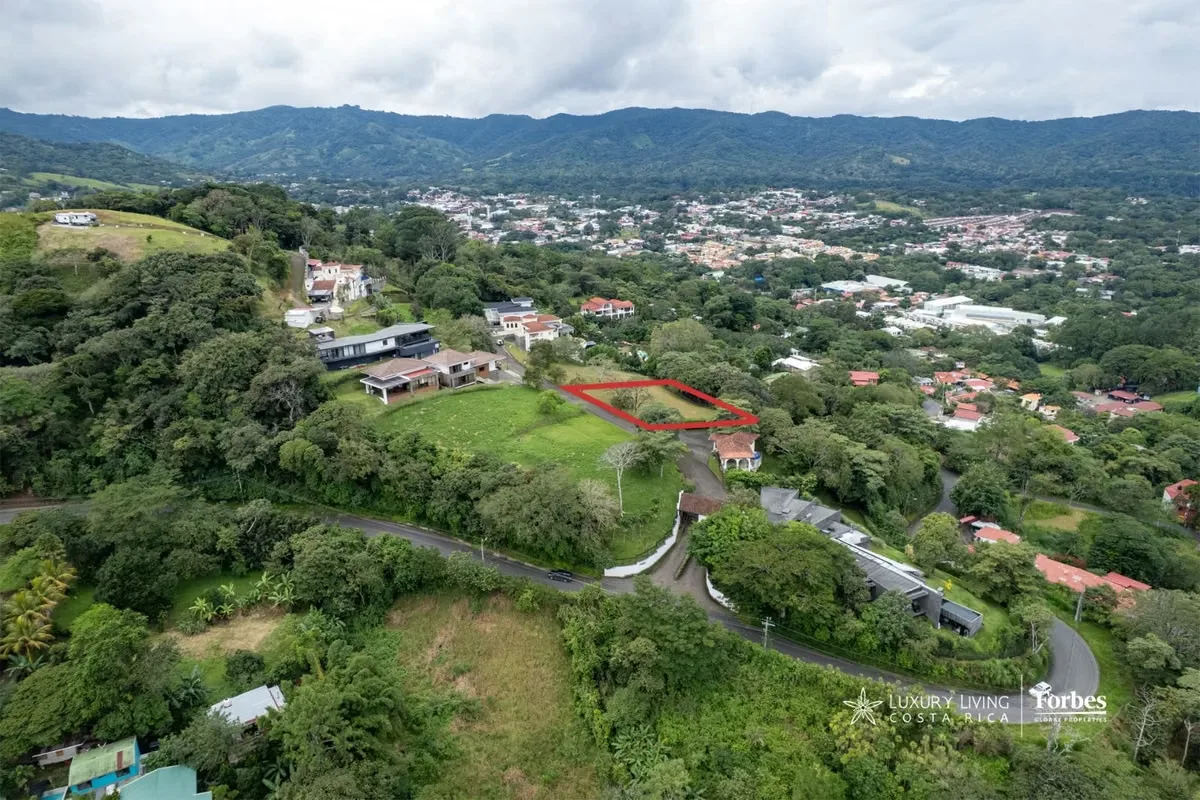 Ubicado dentro del residencial privado Altamira en Colón de Mora, este lote de 1.014,66 m² representa una oportunidad poco común para construir en uno de los enclaves ..., photo 6