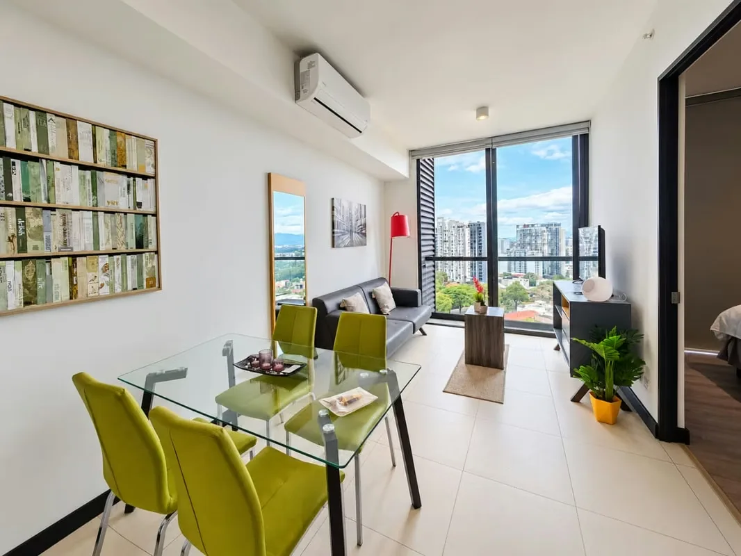 APARTAMENTO EN ALQUILER – TORRE ROHRMOSER