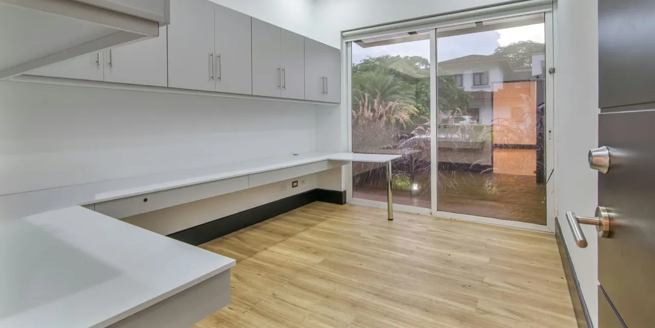 Home 4BR in Santa Ana Hacienda del Sol - Modern Single Level - Garden, photo 12