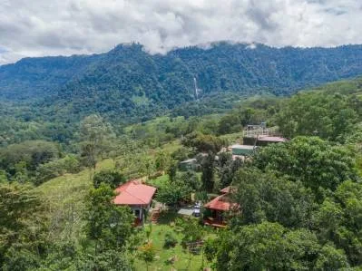 Huerto ecológico Tinamastes | Casa de 2 habitaciones y casita tipo estudio junto al arroyo