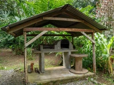 Encantadora casa de dos plantas con gran jardín tropical, photo 10