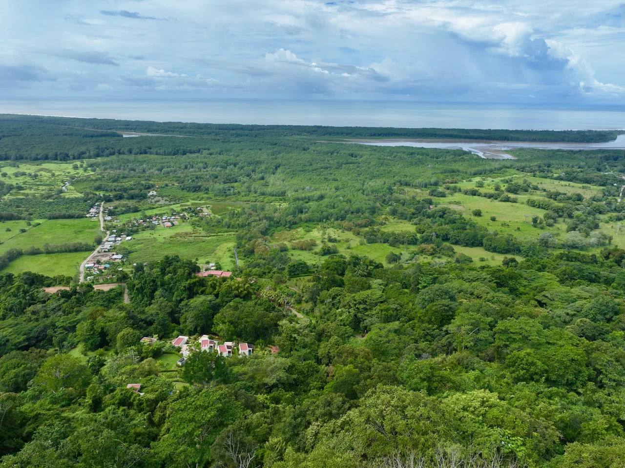 JUNGLE BUILDING PROPERTY WITH PANORAMIC VALLEY VIEW WITH CREEK IN TRES RIOS, – 61.7 ACRES, photo 15