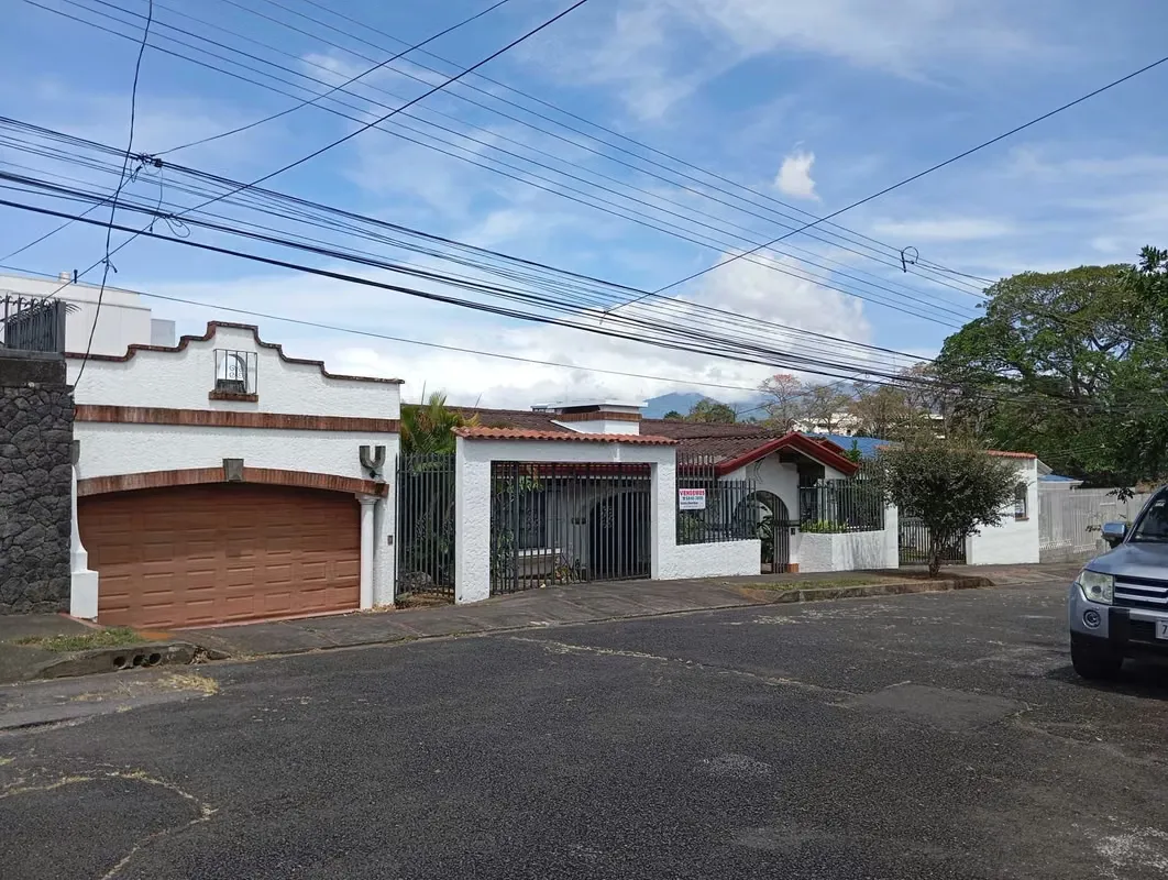 Home for sale in Zapote, Yoses Sur