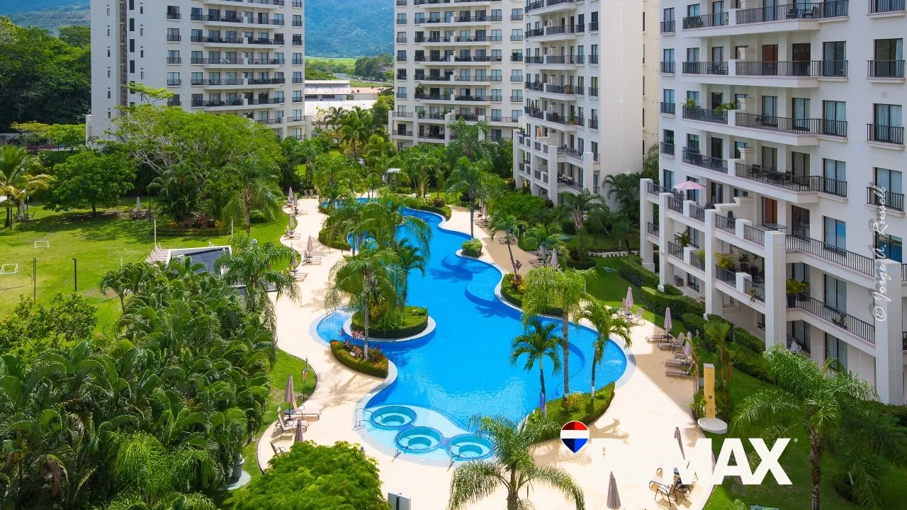 6th Floor Resort Pool View Condo