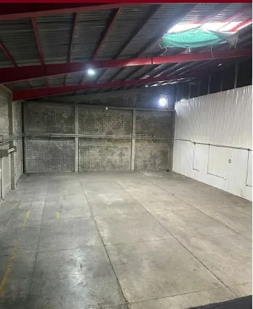 Excelente bodega, en complejo industrial con una excelente ubicación geográfica en el núcleo industrial de Heredia.