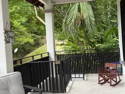 ¡Tu oasis privado entre la naturaleza y la conveniencia de Quepos!