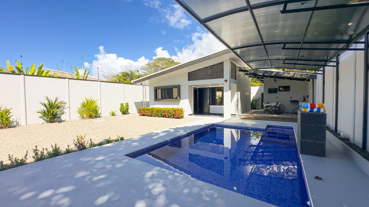 1 BEDROOM HOME WITH POOL AND ROOM TO EXPAND, photo 11