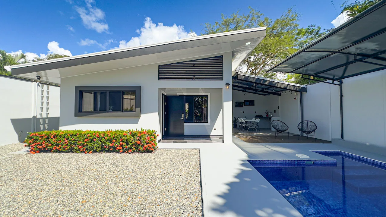 1 BEDROOM HOME WITH POOL AND ROOM TO EXPAND, photo 13