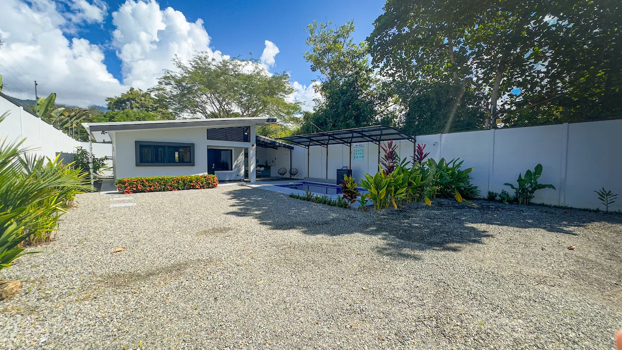 1 BEDROOM HOME WITH POOL AND ROOM TO EXPAND, photo 7