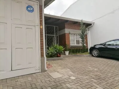 VENTA DE CASA, LA URUCA EL ROBLEDAL