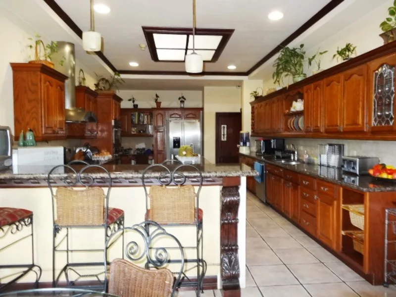 6 Bed Condo For Sale in Belen, photo 4