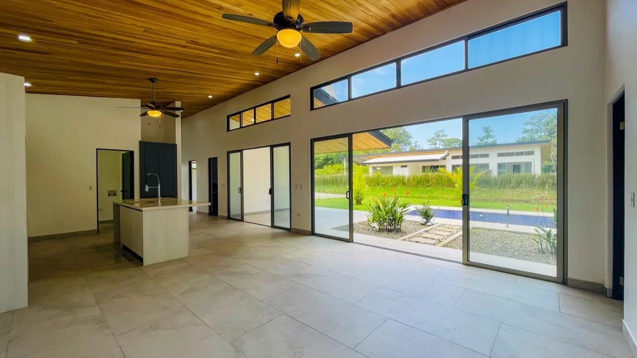 PROPERTY WITH MOUNTAIN VIEWS AND POOL, IN OJOCHAL – 0.3 ACRES, photo 9