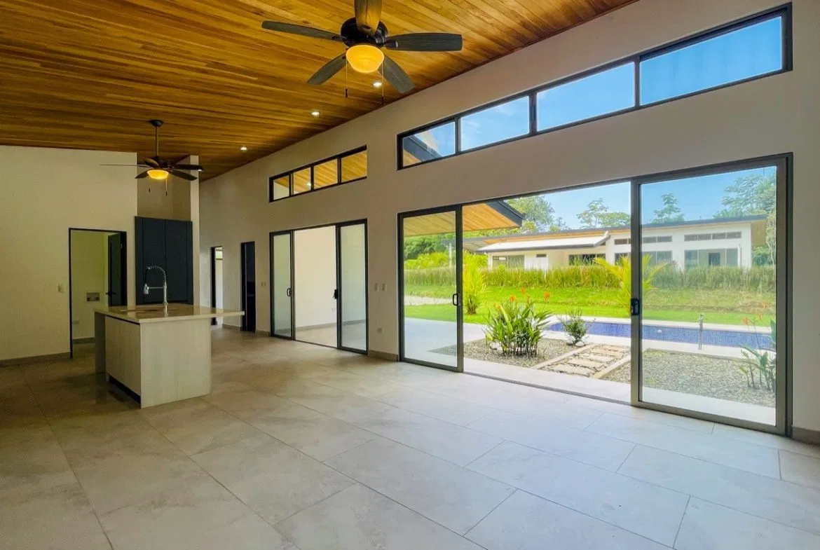 PROPERTY WITH MOUNTAIN VIEWS AND POOL, IN OJOCHAL – 0.3 ACRES, photo 10