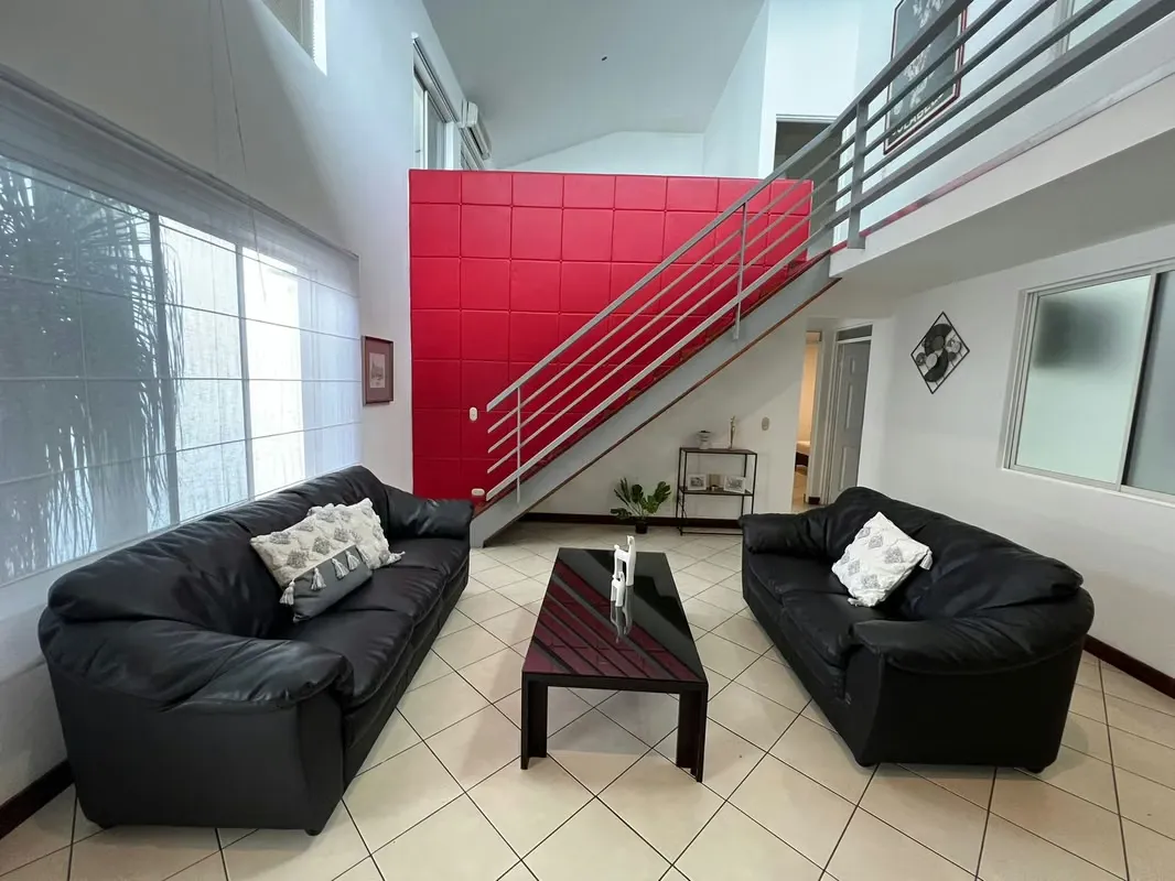 Alquiler de amplio apartamento en San Rafael de Escazú, ubicación ideal cerca de todo!
