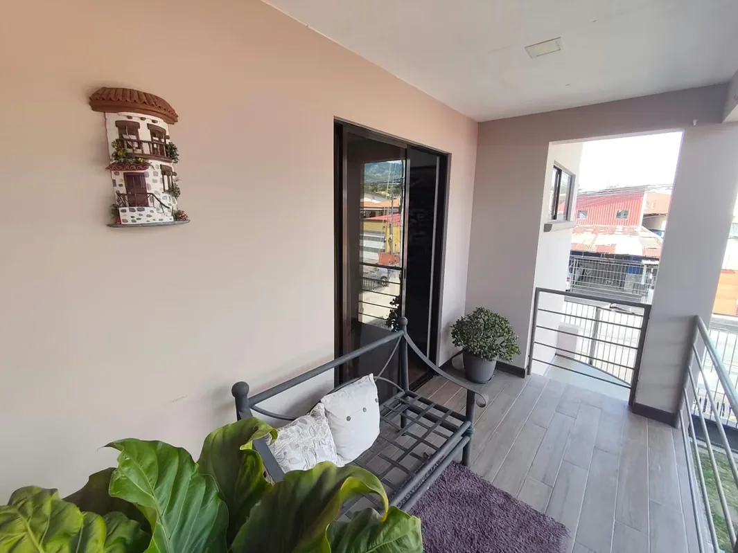 Propiedad de 2 niveles que combina diseño, funcionalidad y confort en cada detalle. Desde su cuidada fachada con jardín frontal hasta la amplia capacidad de estacionamiento para tres ..., photo 9