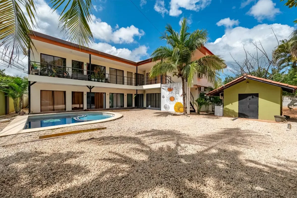 Condominio Happy Bird en la Josefina con piscina y parqueo. Tranquilo y seguro