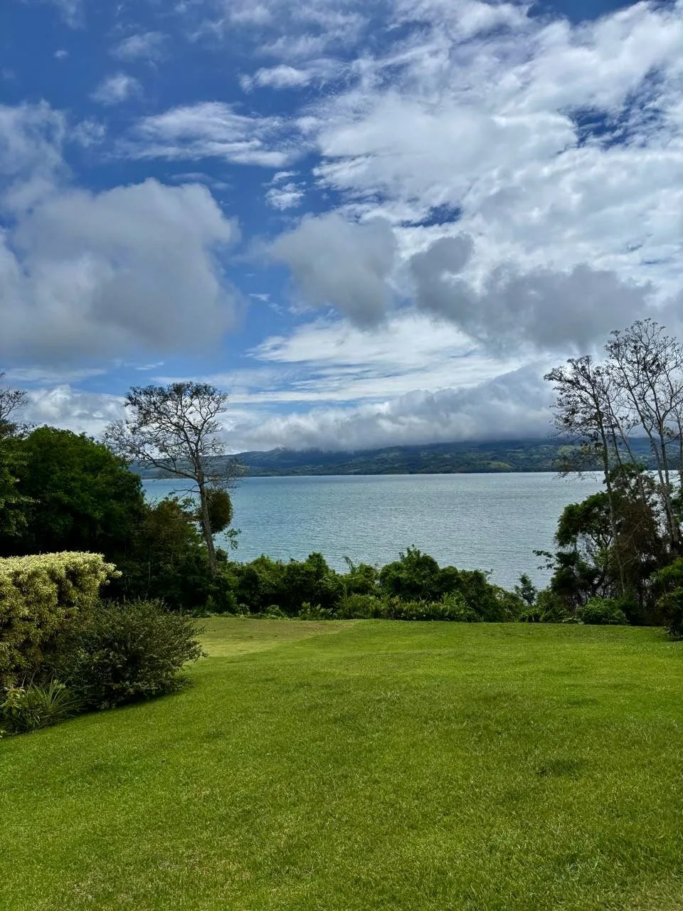 Prime Lakefront Villa in Lake Arenal Gated Community – Exceptional View, Guest House, and Investment Appeal, photo 15