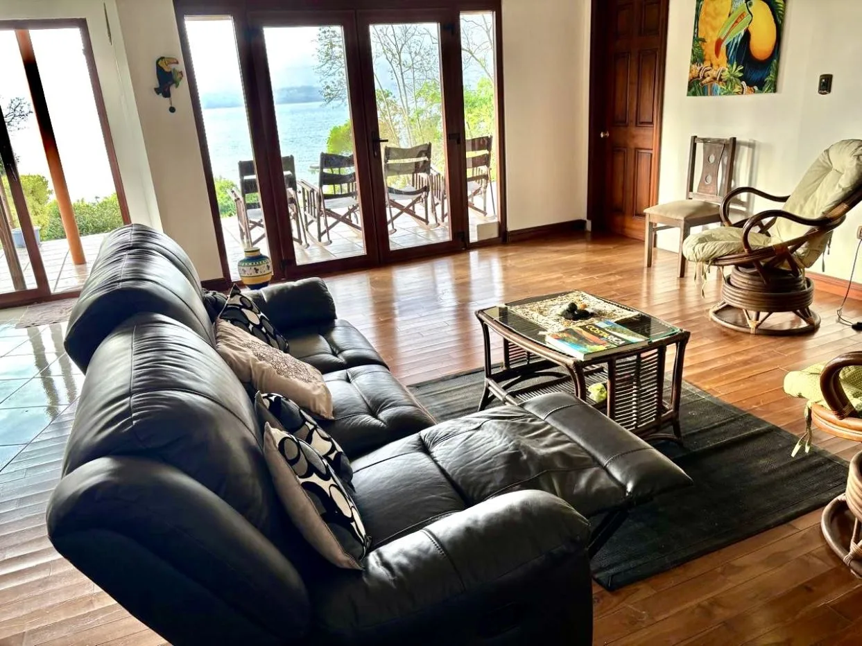 Prime Lakefront Villa in Lake Arenal Gated Community – Exceptional View, Guest House, and Investment Appeal, photo 6