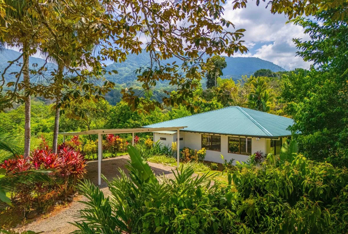 CASA TUCAN PROPERTY IN THE MIDDLE OF THE NATURE, IN TRES RIOS – 1.18 ACRES, photo 2