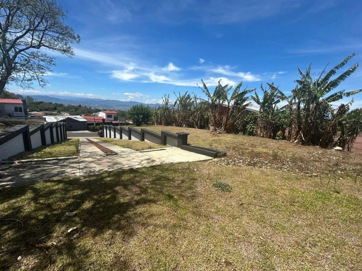 Venta de Hermoso Lote de Terreno en San Rafael de Heredia / Mls. 24-1550 - Venta en San Rafael